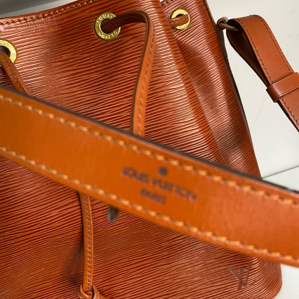 Louis Vuitton Brown Noe Epi Leather Bag - Picture 9 of 13